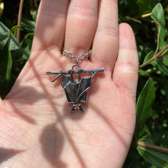 Gothic Hanging Bat Necklace Silver Tone Engraved Detailing Cute Adjustable - Picture 3 of 6